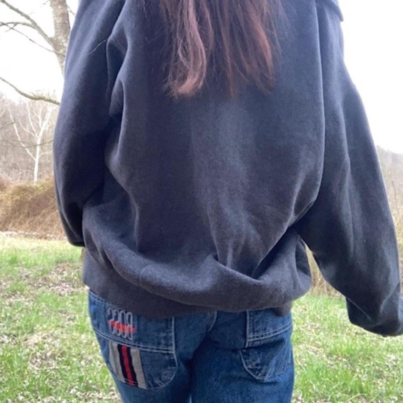 Vintage Pullover w/t Stitched Eye Design ! - Picture 2 of 3